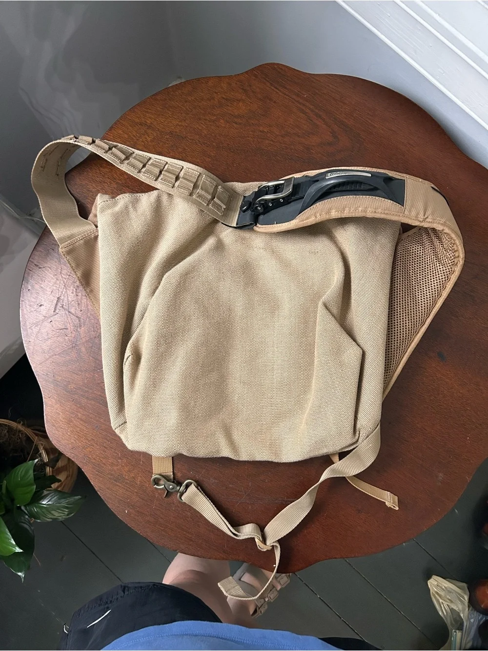 Burton Tan Canvas Messenger Bag Laptop Shoulder Strap Khaki Beige Y2K Buckle